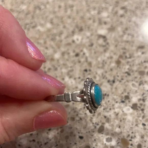 Sterling Silver Turquoise Flower Ring - Picture 5 of 6